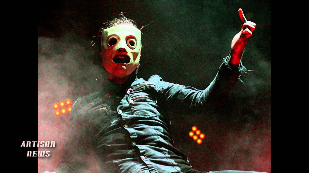 "Fuck it all! Fuck this world!" είχε πει το 200- ο Corey Taylor, ο οποίος είχε καταλάβει από νωρίς πως αυτός ο κόσμος είναι γεμάτος ηλίθιους.